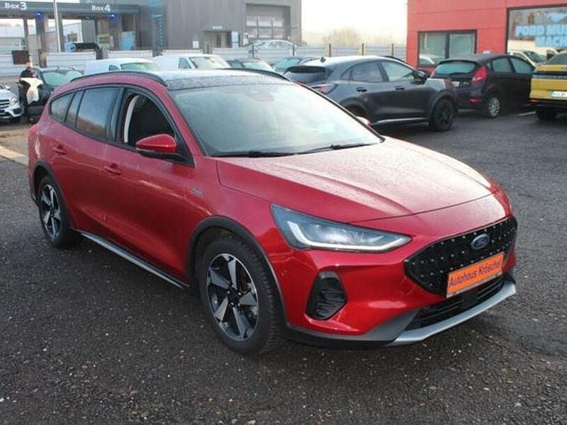 Gebraucht Ford Focus Active X 116 PS (85 kW) 2024 Rot Limousine