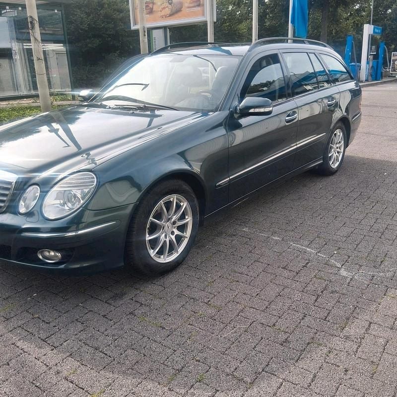 Grün Gebraucht 2007 Mercedes E220 Kombi | 5.850 € (Fairer Preis) - Bild 1/4