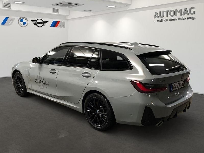 Gebraucht BMW 330e M Sport 292 PS (214 kW) 2025 Brooklyn grau Kombi
