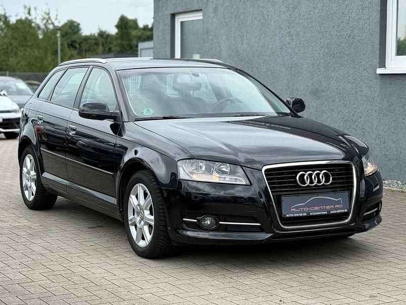 Schwarz Gebraucht 2011 Audi A3 Sportback Ambiente Kleinwagen | 4.450 € (Guter Preis) - Bild 1/4