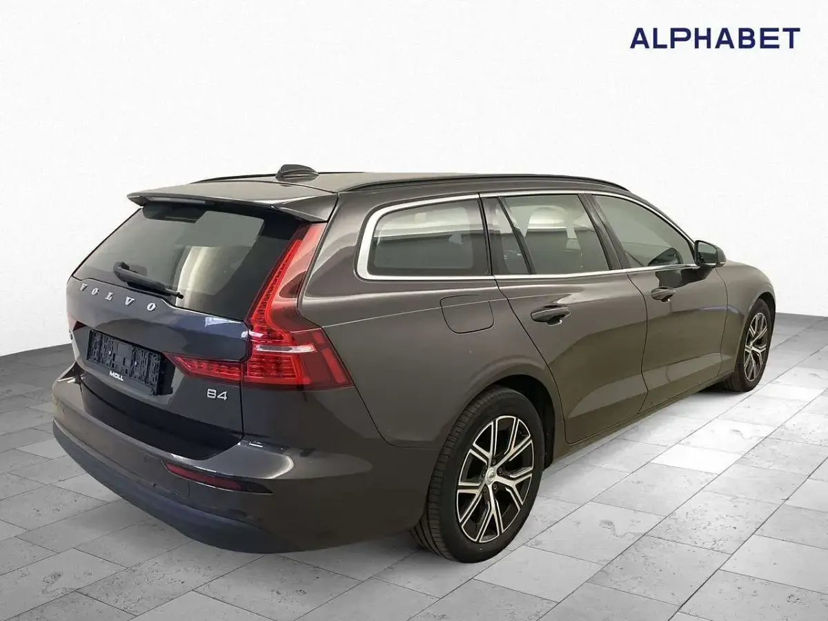 Gebraucht Volvo V60 197 PS (144 kW) 2022 Grau Kombi