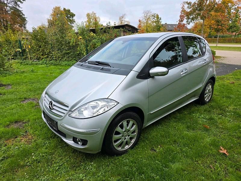 Grau Gebraucht 2004 Mercedes A150 Elegance Kleinwagen | 999 € (Guter Preis) - Bild 1/4