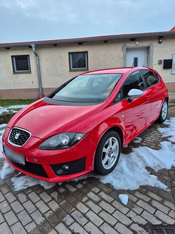 Rot Gebraucht 2011 Seat Leon FR Kleinwagen | 5.500 € (Guter Preis) - Bild 1/4
