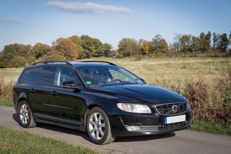 Schwarz Gebraucht 2016 Volvo V70 Linje Svart Kombi | 9.700 € (Superpreis) - Bild 1/4
