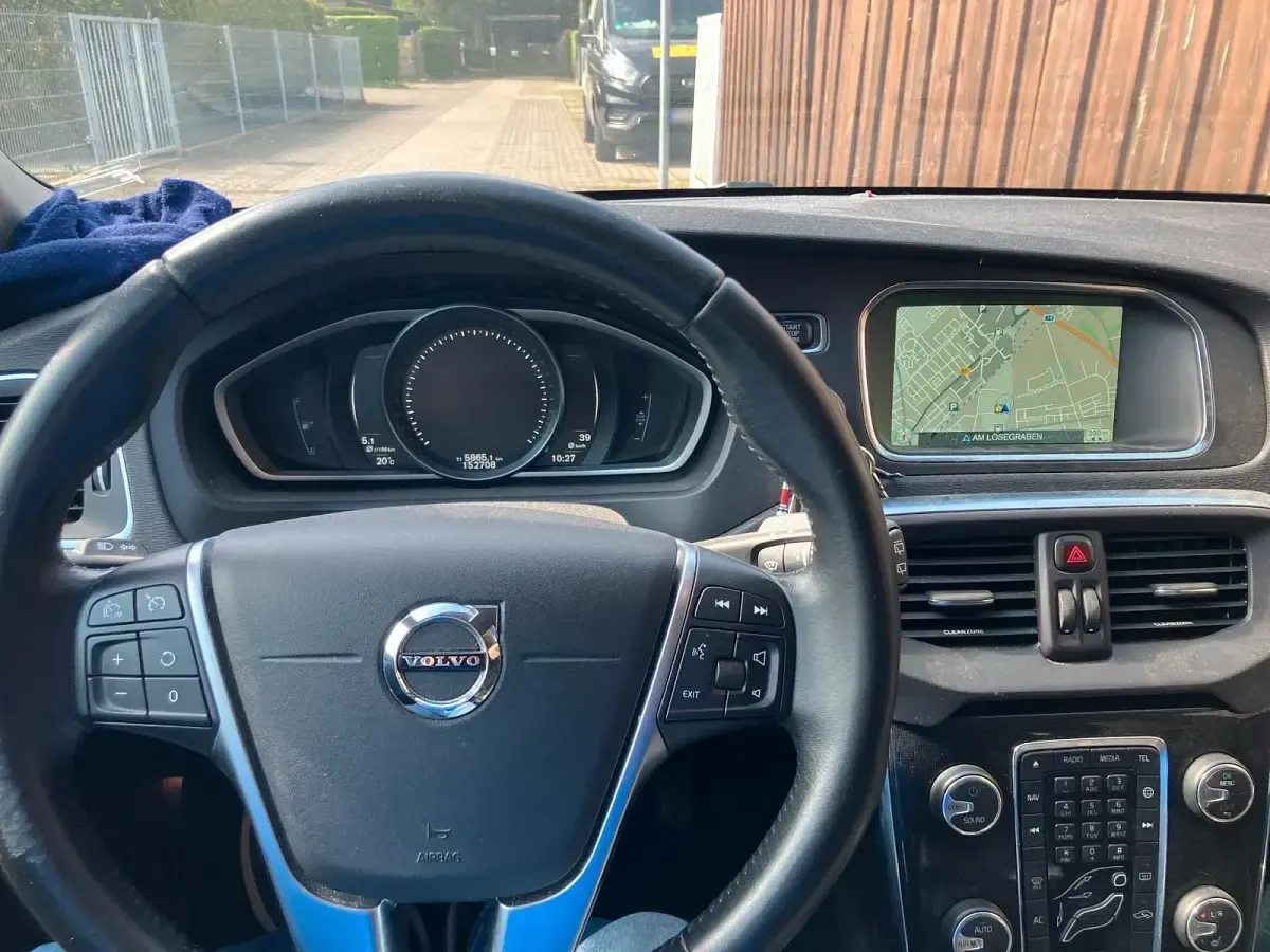 Gebraucht Volvo V40 120 PS (88 kW) 2017 Grau Kombi