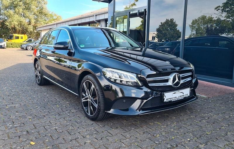 Schwarz Gebraucht 2020 Mercedes C300e Avantgarde Kombi | 16.990 € (Superpreis) - Bild 1/4