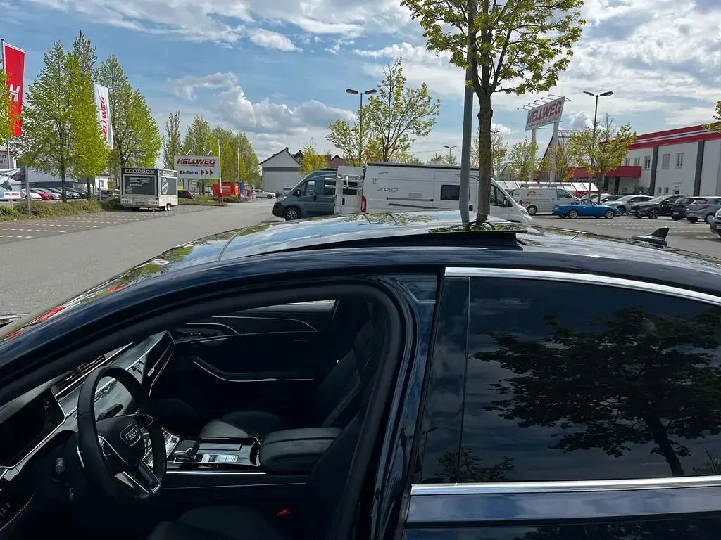 Gebraucht Audi S8 571 PS (419 kW) 2023 Blau Limousine