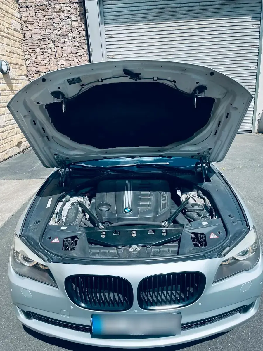 Gebraucht BMW 730 245 PS (180 kW) 2012 Silber Limousine