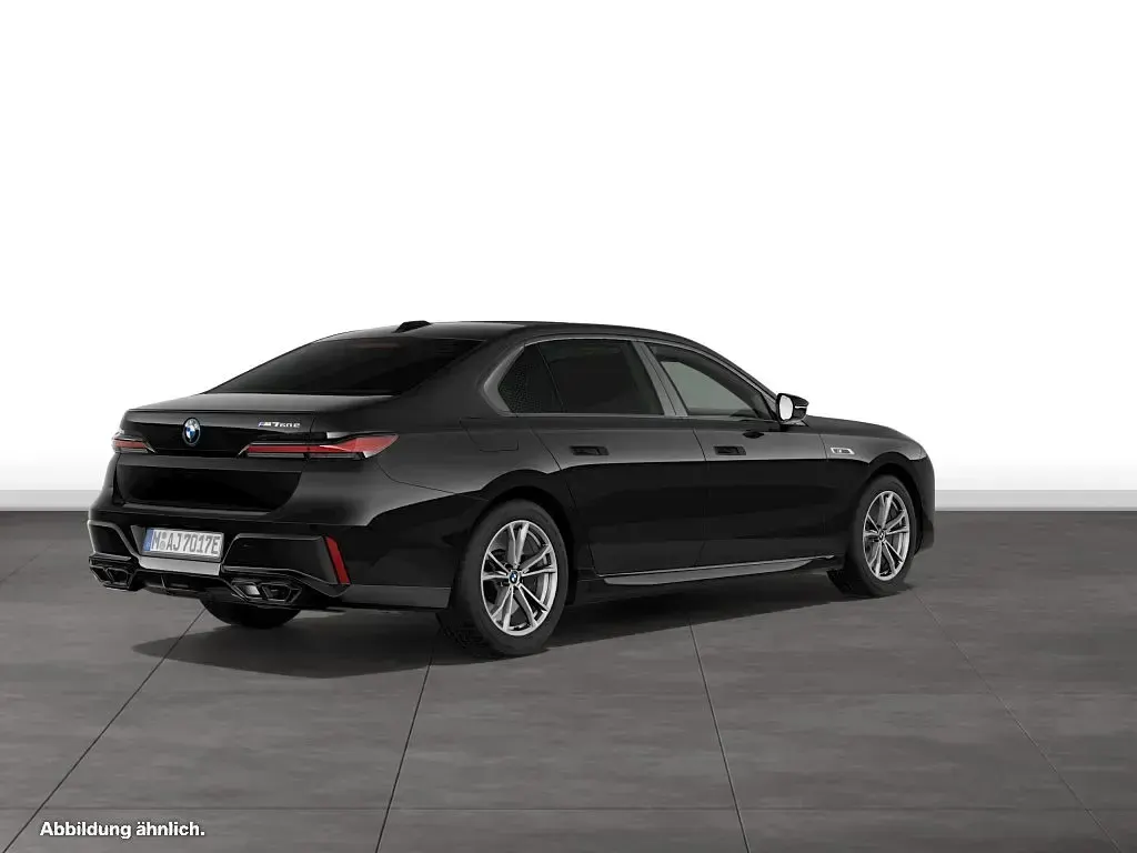 Gebraucht BMW M760e M Sport 571 PS (419 kW) 2025 Schwarz Limousine