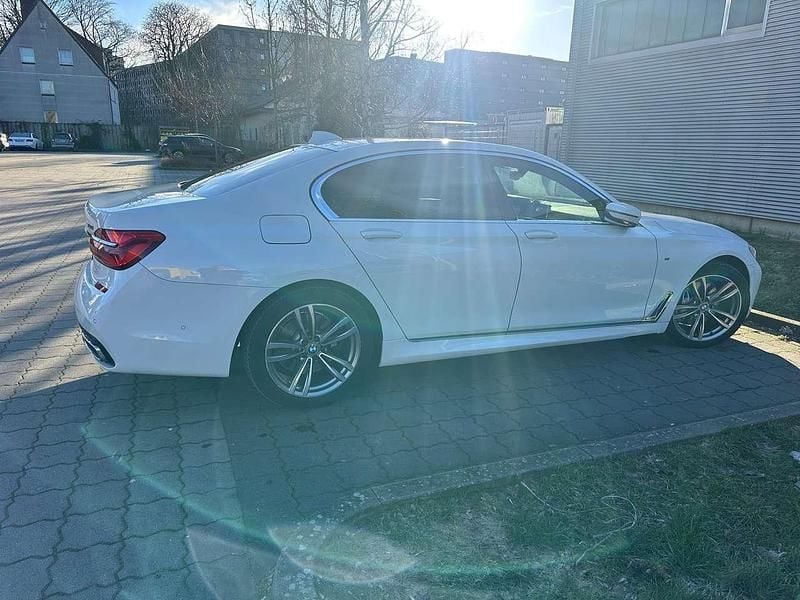 Gebraucht BMW 740 326 PS (239 kW) 2019 Limousine