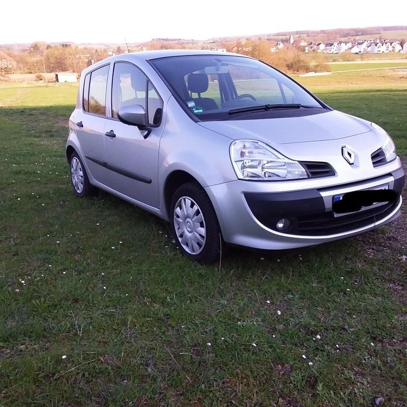 Gebraucht Renault Modus 75 PS (55 kW) 2009 Silber Van / Kleinbus