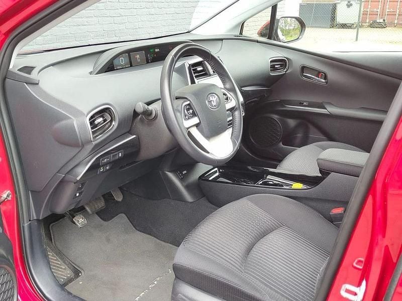 Gebraucht Toyota Prius 122 PS (89 kW) 2018 Rot Limousine