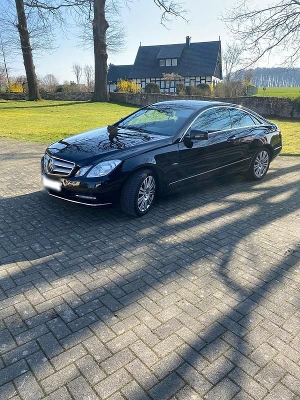 Gebraucht Mercedes E350 265 PS (194 kW) 2012 Schwarz Coupé