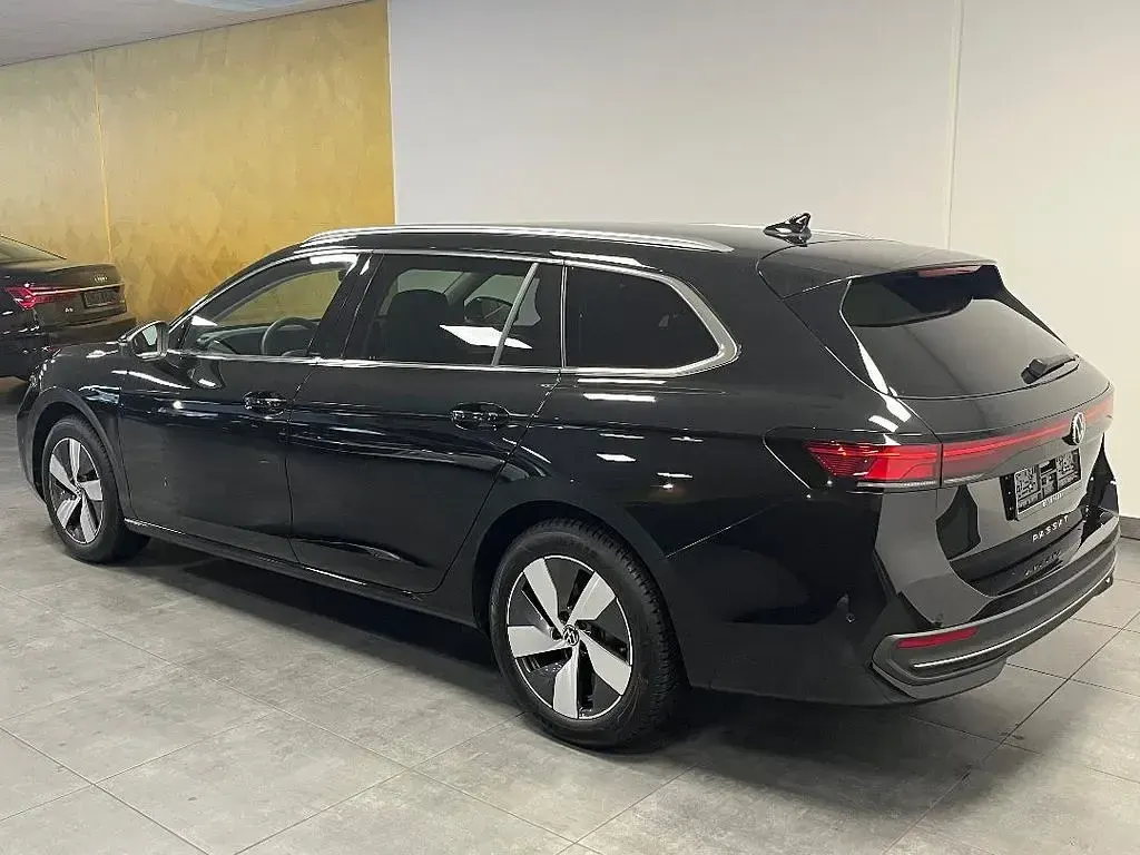 Gebraucht VW Passat Business 150 PS (110 kW) 2025 Schwarz Limousine