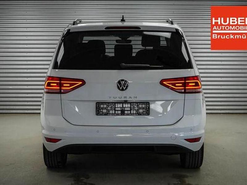 Neu VW Touran 150 PS (110 kW) 2026 Pure white uni (0q) Van / Kleinbus