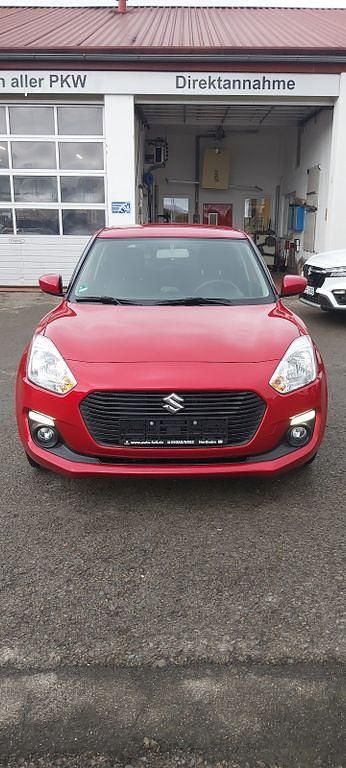 Gebraucht Suzuki Swift Comfort 111 PS (81 kW) 2019 Rot Kleinwagen