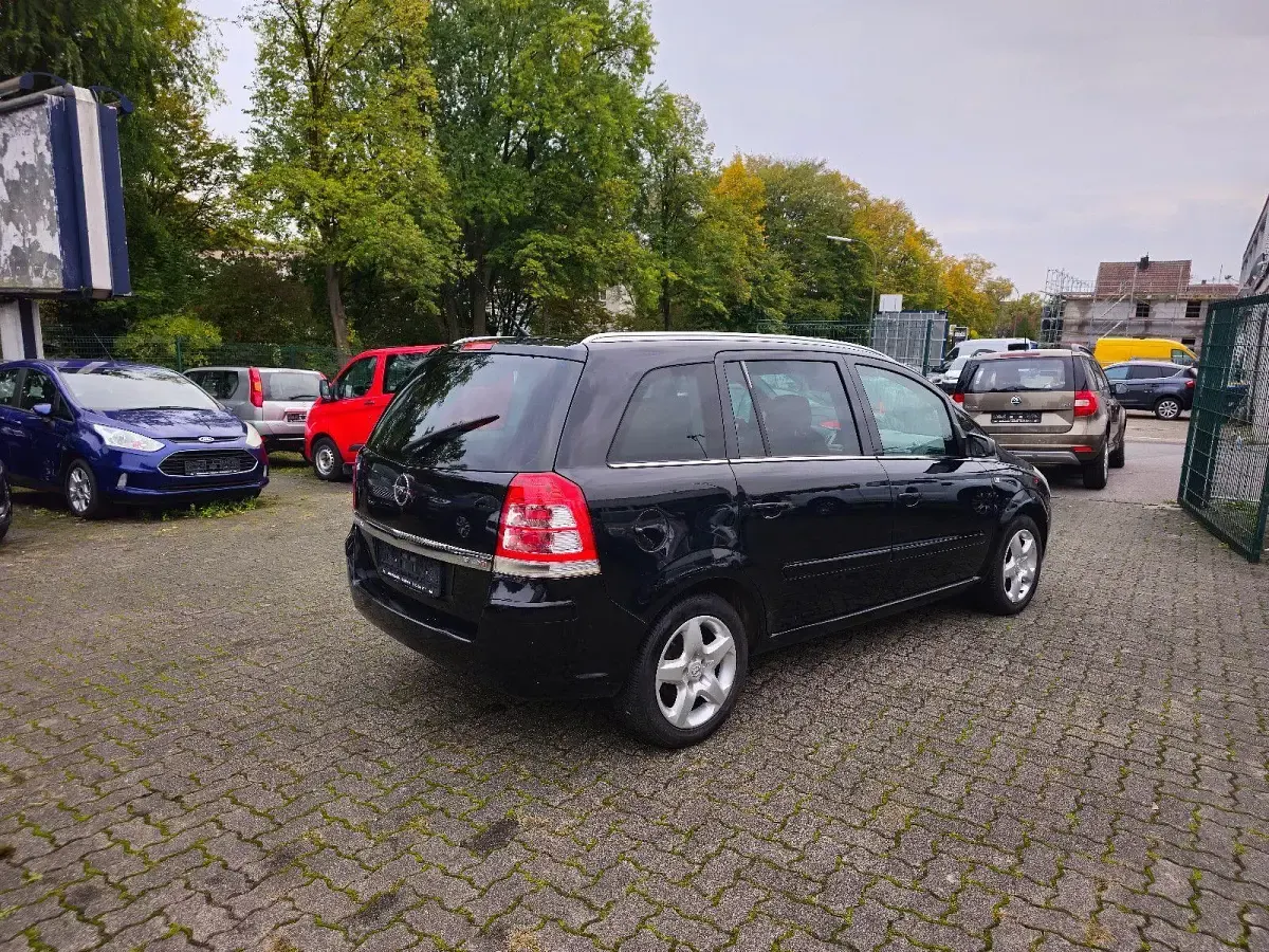 Gebraucht Opel Zafira Edition 125 PS (91 kW) 2008 Schwarz Van / Kleinbus