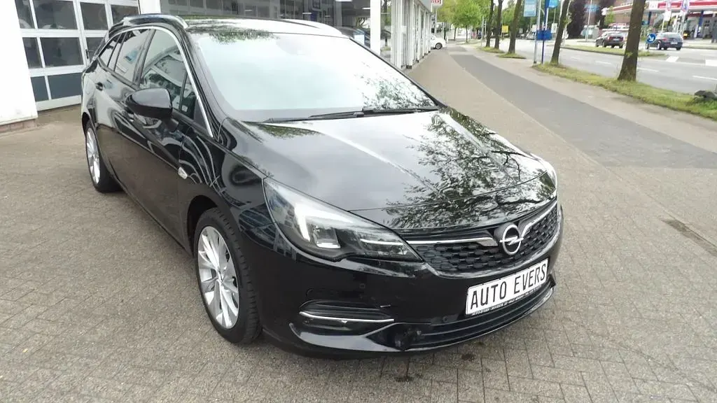 Używany Opel Astra Elegance 110 KM (80 kW) 2020 Czarny Kombi