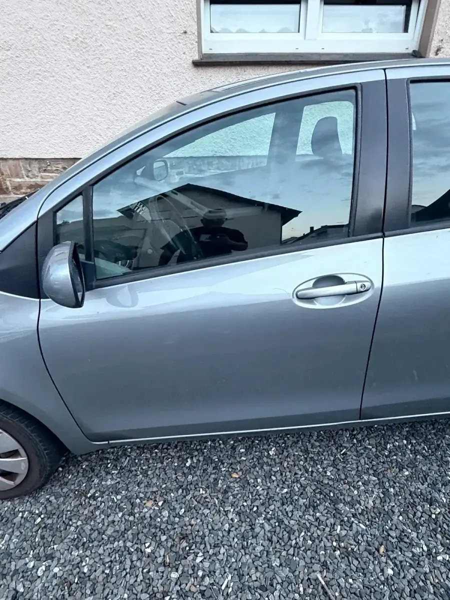 Gebraucht Toyota Yaris 69 PS (50 kW) 2006 Grau Kleinwagen