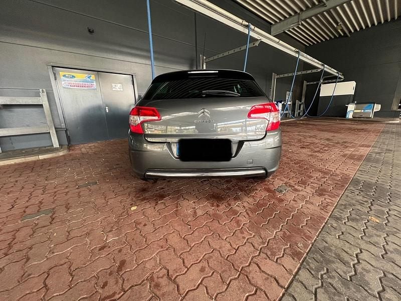 Gebraucht Citroën C4 114 PS (83 kW) 2015 Grau Limousine