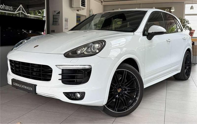 Carraraweiss/gletscherweiss Gebraucht 2015 Porsche Cayenne SUV | 34.690 € (Etwas zu teuer) - Bild 1/4