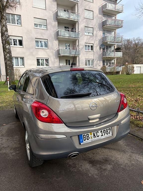 Gebraucht Opel Corsa Selection 87 PS (63 kW) 2010 Braun Kleinwagen
