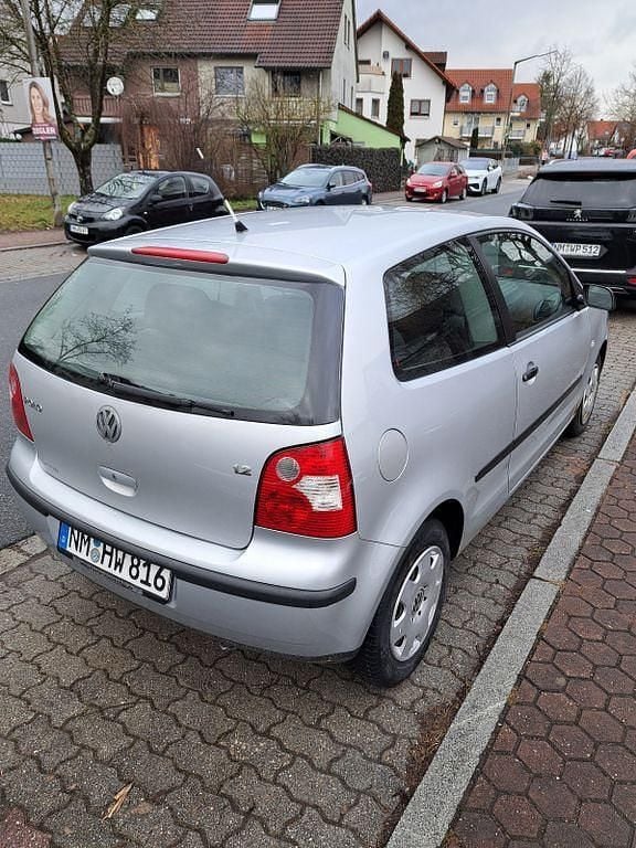 Gebraucht VW Polo Basis 64 PS (47 kW) 2003 Silber Limousine