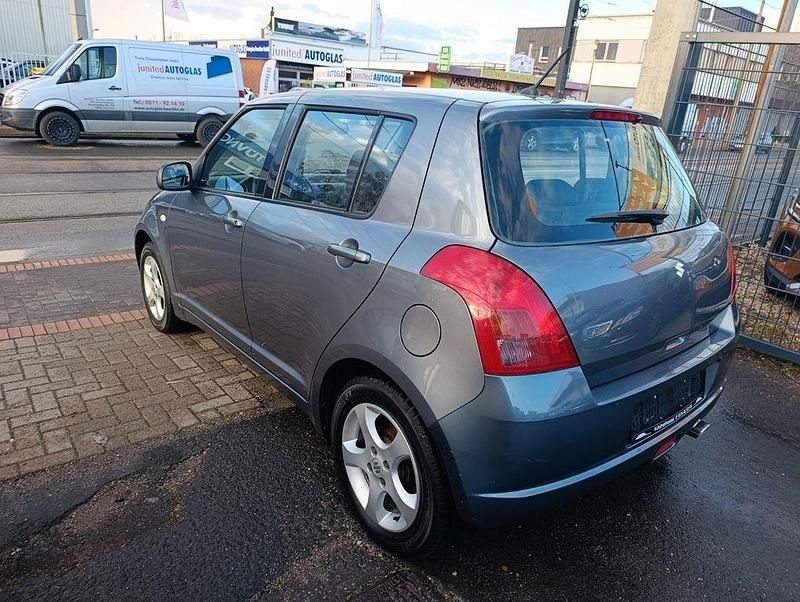 Gebraucht Suzuki Swift Comfort 92 PS (67 kW) 2007 Grau Kleinwagen