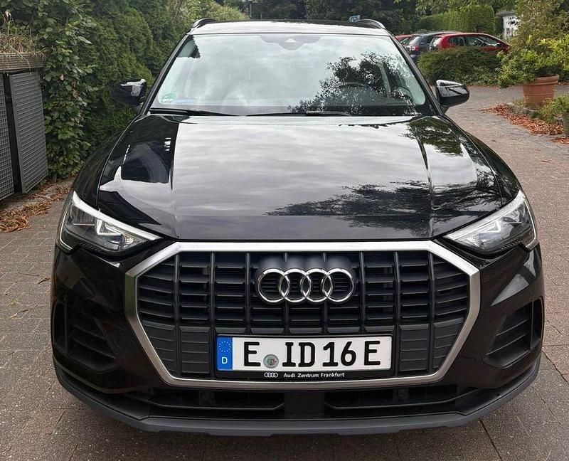 Schwarz Gebraucht 2021 Audi Q3 Design SUV | 24.750 € (Guter Preis) - Bild 1/4