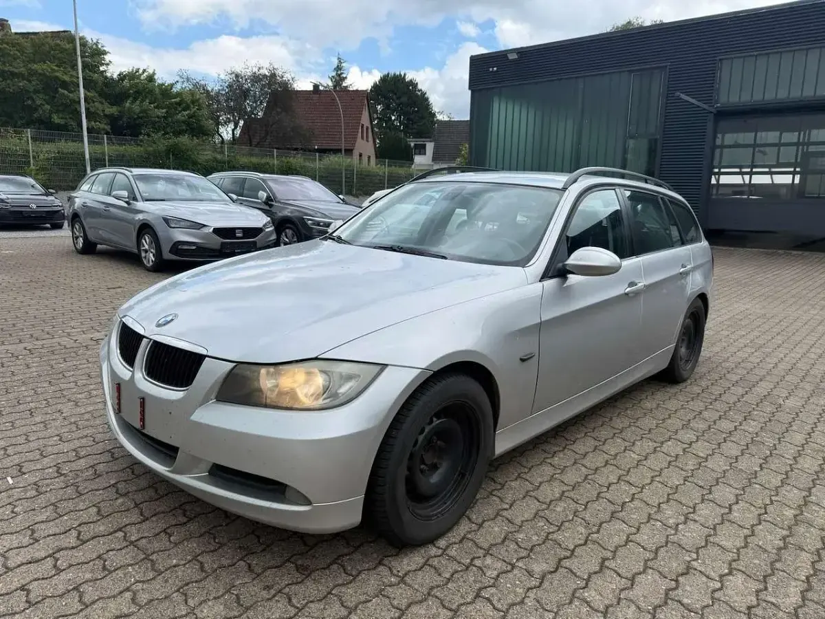 Gebraucht BMW 320 143 PS (105 kW) 2007 Silber Kombi