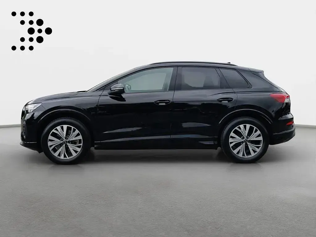 Używany Audi Q4 e-tron Ambiente 250 kW (340 KM) 2024 Czarny SUV