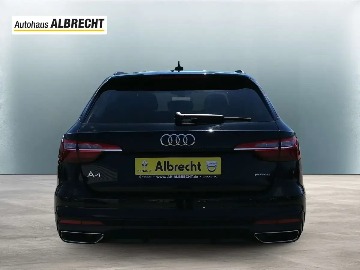 Gebraucht Audi A4 S-Line 245 PS (180 kW) 2019 Mythosschwarz metallic, mythos Kombi