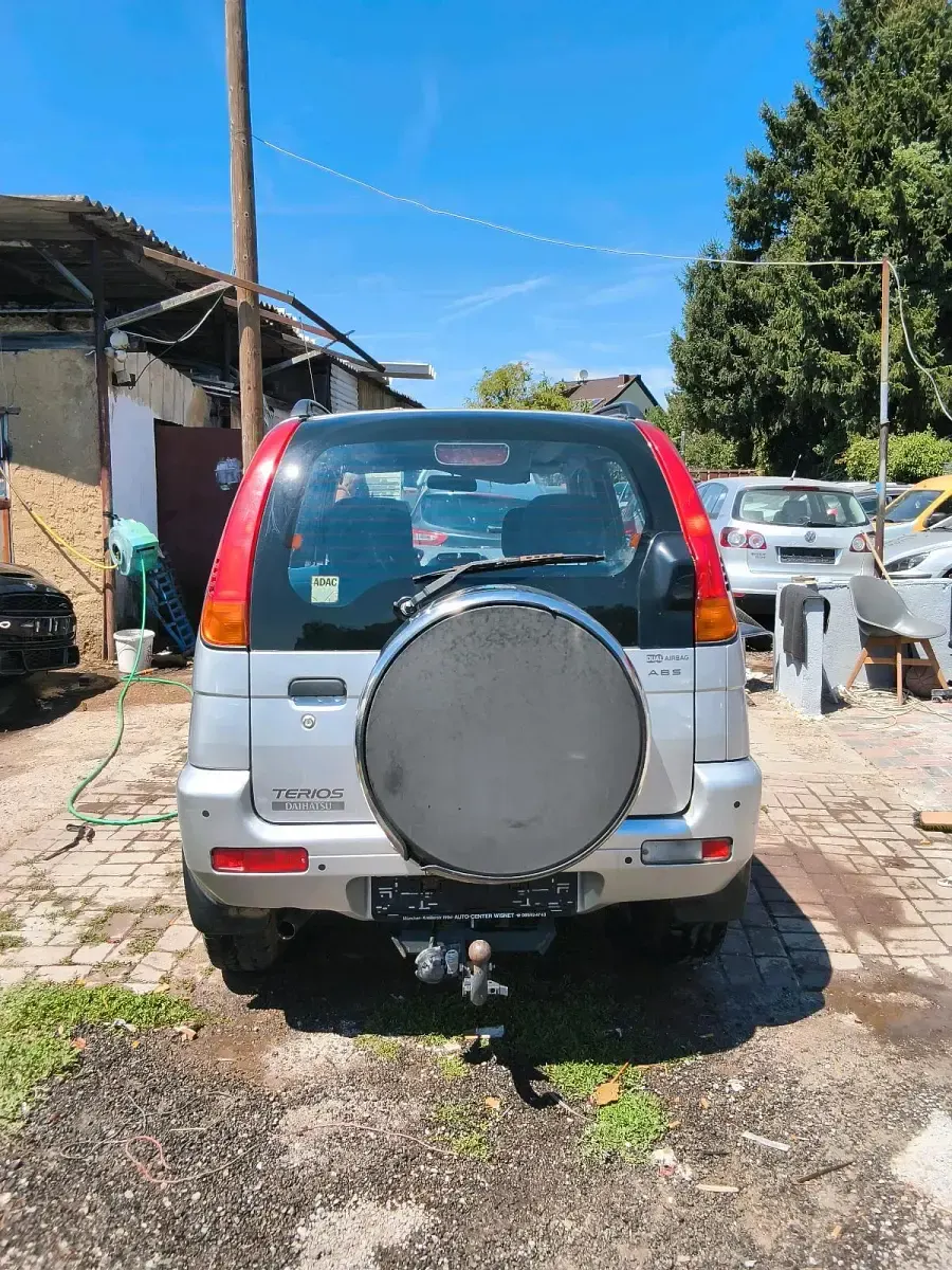 Gebraucht Daihatsu Terios 83 PS (61 kW) 2000 Silber SUV