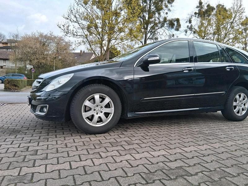 Gebraucht Mercedes R320 224 PS (164 kW) 2006 Schwarz Van / Kleinbus