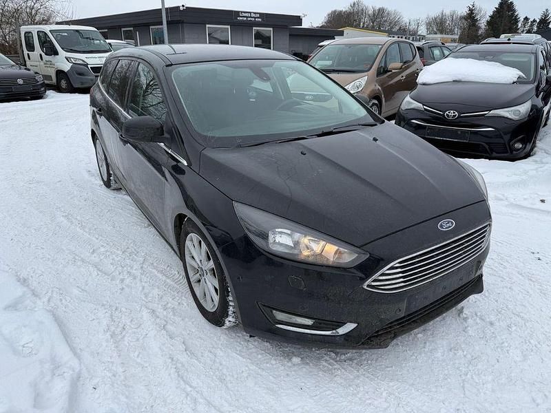 Gebraucht Ford Focus Titanium 182 PS (133 kW) 2015 Schwarz Limousine