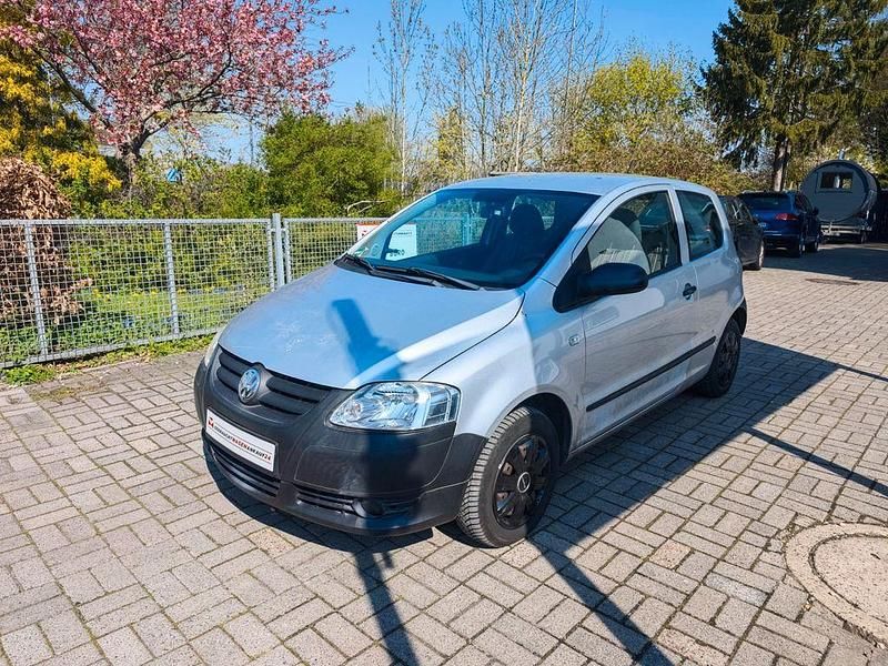 Gebraucht VW Fox 54 PS (39 kW) 2010 Silber Kleinwagen