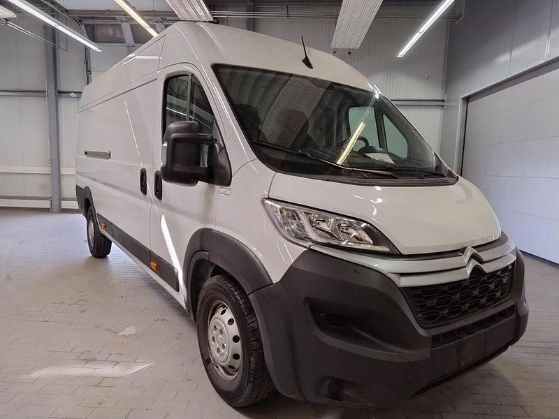 Gebraucht Citroën Jumper 165 PS (121 kW) 2024 Lackierung weiss icy/deckende Van / Kleinbus