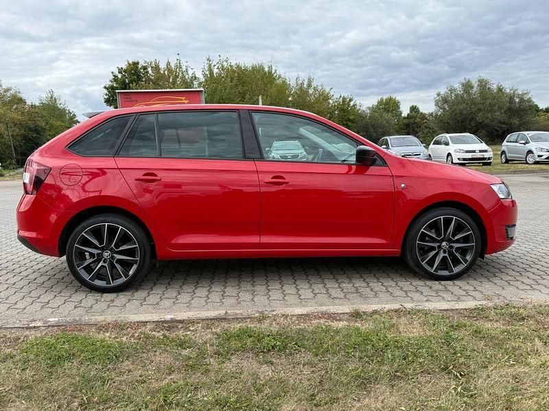 Gebraucht Skoda Rapid Style 105 PS (77 kW) 2015 Rot Limousine