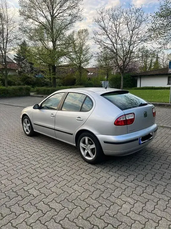 Gebraucht Seat Leon 105 PS (77 kW) 2004 Silber Kleinwagen