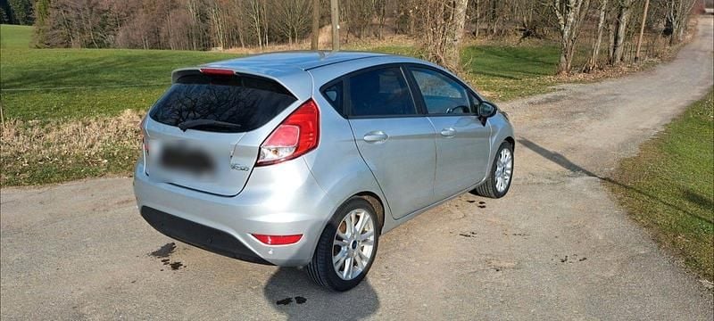 Gebraucht Ford Fiesta Trend 82 PS (60 kW) 2015 Silber Kleinwagen