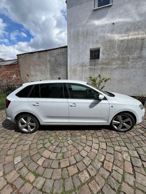 Second-hand Skoda Rapid Active 105 CP (77 kW) 2014 Alb Hatchback