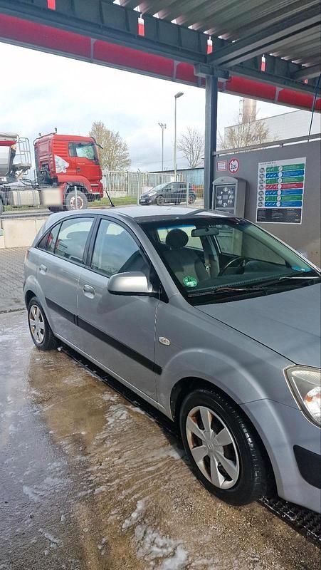 Gebraucht Kia Rio 105 PS (77 kW) 2007 Silber Kombi
