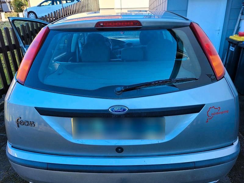 Gebraucht Ford Focus 100 PS (73 kW) 2003 Silber Kleinwagen