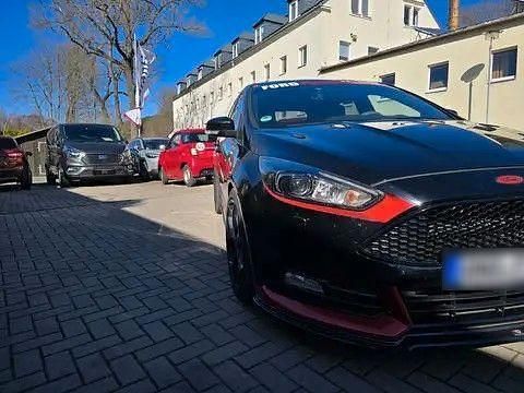 Gebraucht Ford Focus Sport 250 PS (183 kW) 2017 Schwarz Limousine