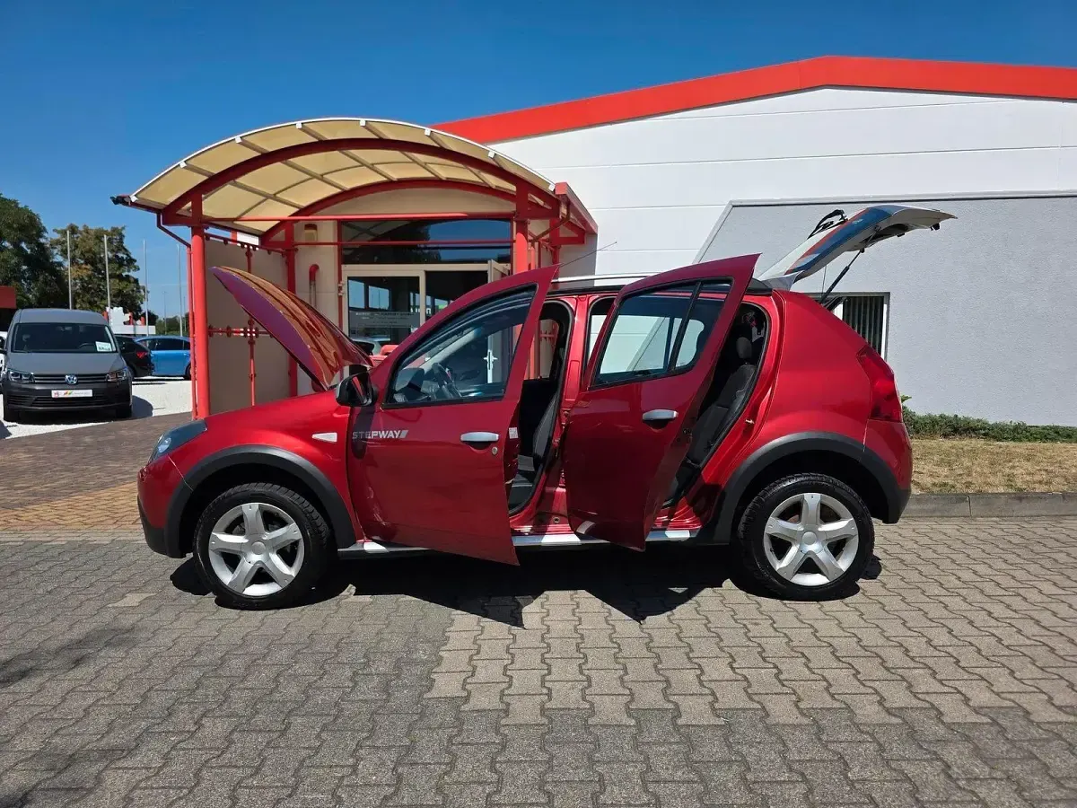 Gebraucht Dacia Sandero Stepway 84 PS (61 kW) 2011 Rot SUV