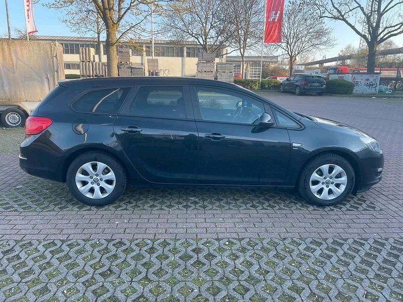 Gebraucht Opel Astra 110 PS (80 kW) 2014 Schwarz Kombi