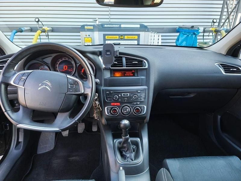 Gebraucht Citroën C4 SELECTION 120 PS (88 kW) 2014 Schwarz Limousine