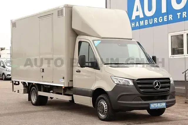 Gebraucht Mercedes Sprinter 163 PS (119 kW) 2020 Steingrau Van