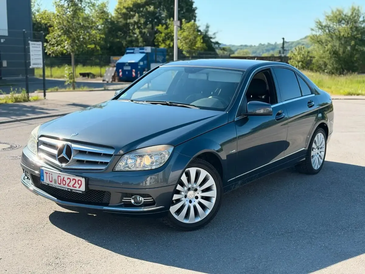 Gebraucht Mercedes C180 156 PS (114 kW) 2009 Grau Limousine