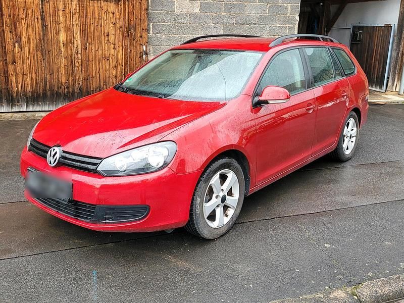 Rot Gebraucht 2010 VW Golf VI Trendline Kombi | 3.222 € (Fairer Preis) - Bild 1/4